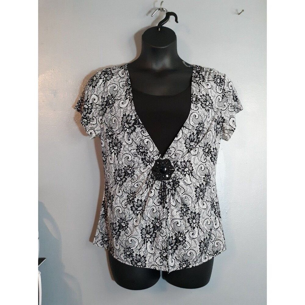 Elementz b&w lace floral blouse